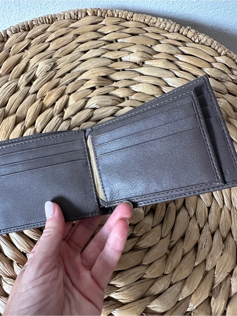 Columbia Men’s Brown Leather Bifold Wallet - Vertical Stitch Logo